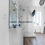 Grande Maison - Maison Ou En Centre *
