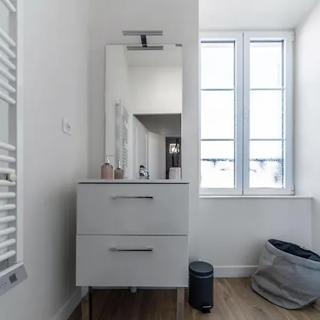 Appartement Grande Maison - Maison Ou En Centre *