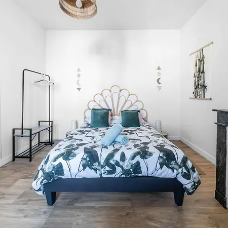 Grande Maison Gannat - Maison Ou Appartements En Centre Ville Апартаменты *