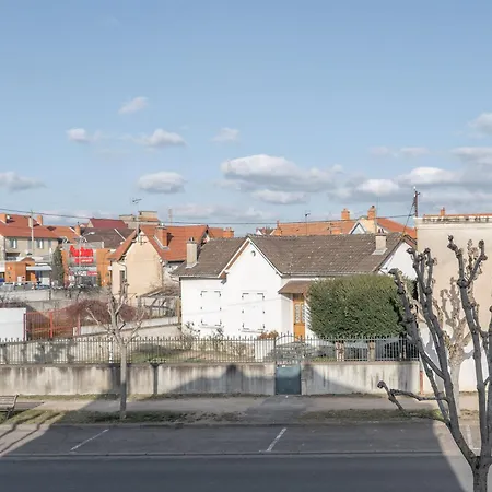 Grande Maison - Maison Ou En Centre Lägenhet Gannat